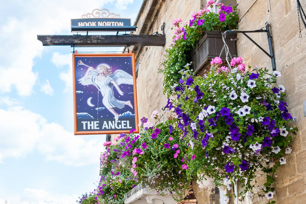 the angel at burford pub restaurant hotel cotswolds